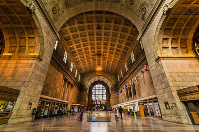99bf-20141110-union-station.jpg-resize_then_crop-_frame_bg_color_FFF-h_1365-gravity_center-q_70-preserve_ratio_true-w_2048_